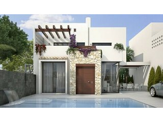 * Luxury 3 Bed Detached Villa with..