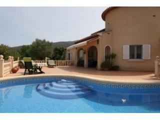 4 Bedrooms - Villa - Alicante - For Sale