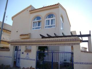 3 Bedrooms - Villa - Alicante - For Sale