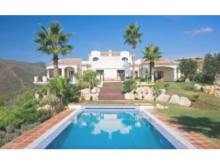 6 Bedrooms - Villa - Malaga - For Sale