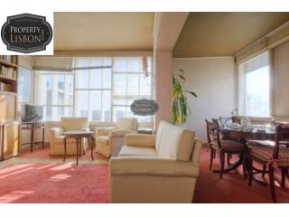 4 Bedroom Lisbon Apartment with..