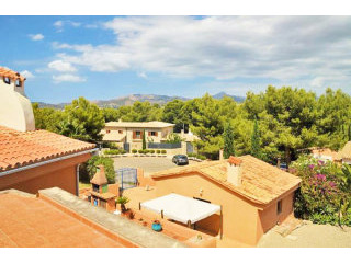 Exceptional Family Property With Pool