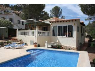 2 Bedrooms - Villa - Alicante - For Sale