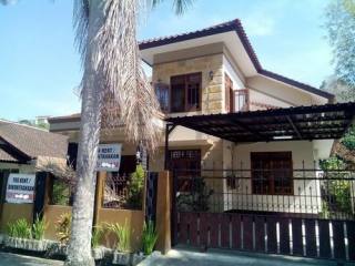 House / Home For Rent Lombok Nusa..