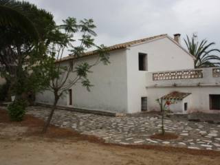 5 Bedrooms - Villa - Alicante - For Sale