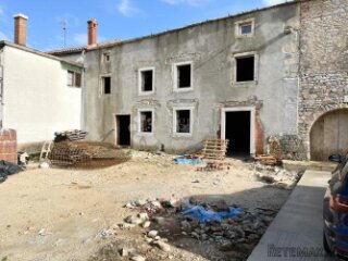 KUĆA U NIZU, BUJE OKOLICA