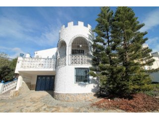 6 Bedrooms - Villa - Alicante - For Sale