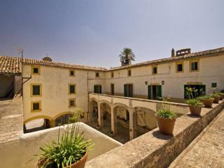 Manor house of the 13th century in Randa