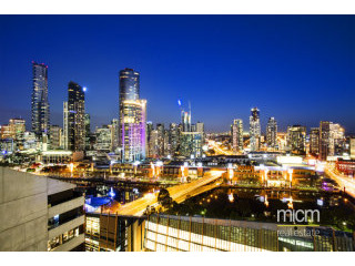 Enjoy Uninterrupted Southbank and Bay..