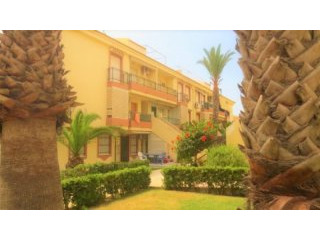 Amazing Top Floor 3 Bedrooms Apartment..