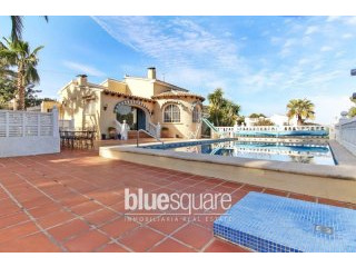 Unique 4 Bedroom 3 Bathroom Villa with..