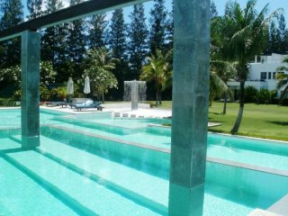 Grove Gardens 1145 : Cape Yamu