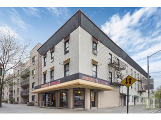 House For Sale: 2400 WESTCHESTER..