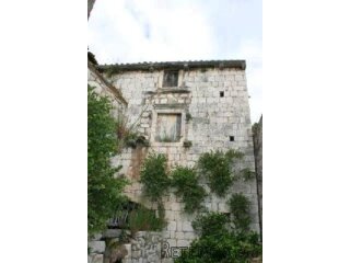 KAMENA KUĆA, LASTOVO