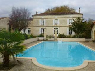 Manor 8 Rooms