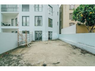 Stunning 4 Bedroom Apartment in..