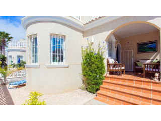 3 Bedrooms - Villa - Alicante - For Sale
