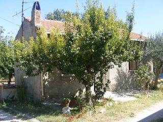 Habitable cottage for a very small..