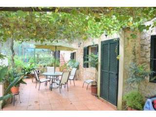 Finca close to Sineu, surrounded by an..