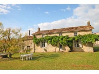 Melle - For sale : Farmhouse with kerb..