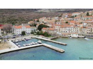 EXCLUSIVNO! 1. Red do mora! Kuća sa BAJNIM dvorištem okružen