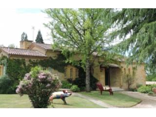 Attractive Country House With Guest..