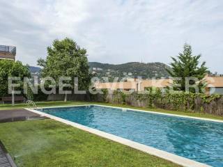 Bright attached with fantastic sea view.