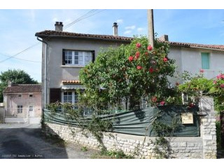 3 Bed House With Courtyard And..