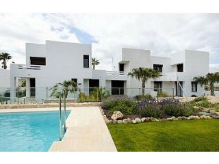 * Luxury 3 Bed Penthouse Apartment -..