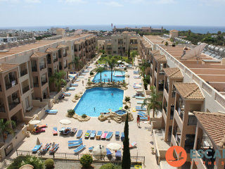 Luxury Apartment In Royal Seacrest..