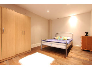 Single with double bed near Ealing..