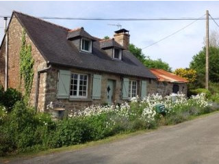 2 Bedroom Cottage For Sale