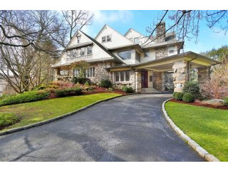 6 bedroom House For Sale: 64 Hillcrest..