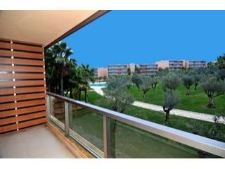 Modern 2 bedroom apartment near..