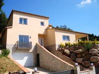 3 Bedrooms - Villa - Girona - For Sale