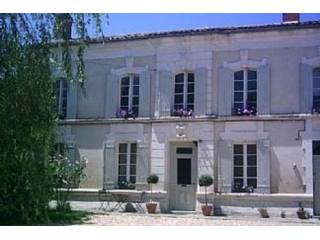 Pretty Maison de Maitre with 6 bedrooms..