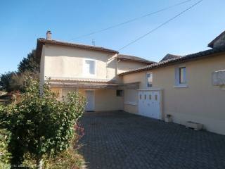 4 bedroomed townhouse close to all the..