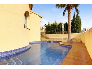 4 Bedroom villa in Cumbre del Sol with..