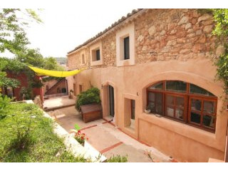 Charming house with garden in Santa..