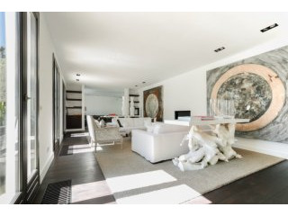 Contemporary Renovated Beach Side Villa