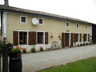 Renovated Farmhouse And Cottage Walking..