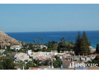 Top Floor 2 Bed Apartment With Sea..