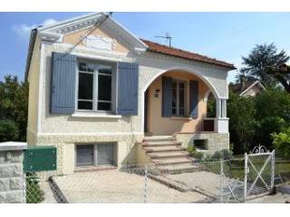 Very Pretty 1900's House That Is Close..