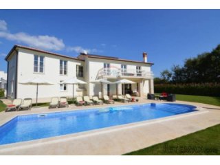 PREKRASNA NOVA VILA 350 m2 SA POGLEDOM NA MORE