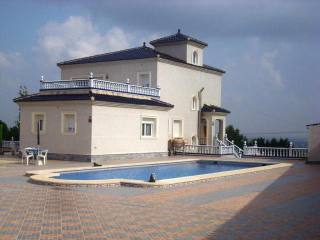 4 Bed Detached Villa