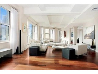 New To Market == 3 Bed == 1600 Sf ==..