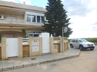 RS352, Semi-detach villa with private..