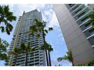 2 Bedroom Condo for sale in Wongamat -..
