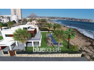 Spectacular front line property in Javea