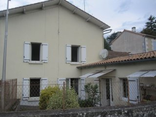 V0461 - 3 bedroom village house in need..